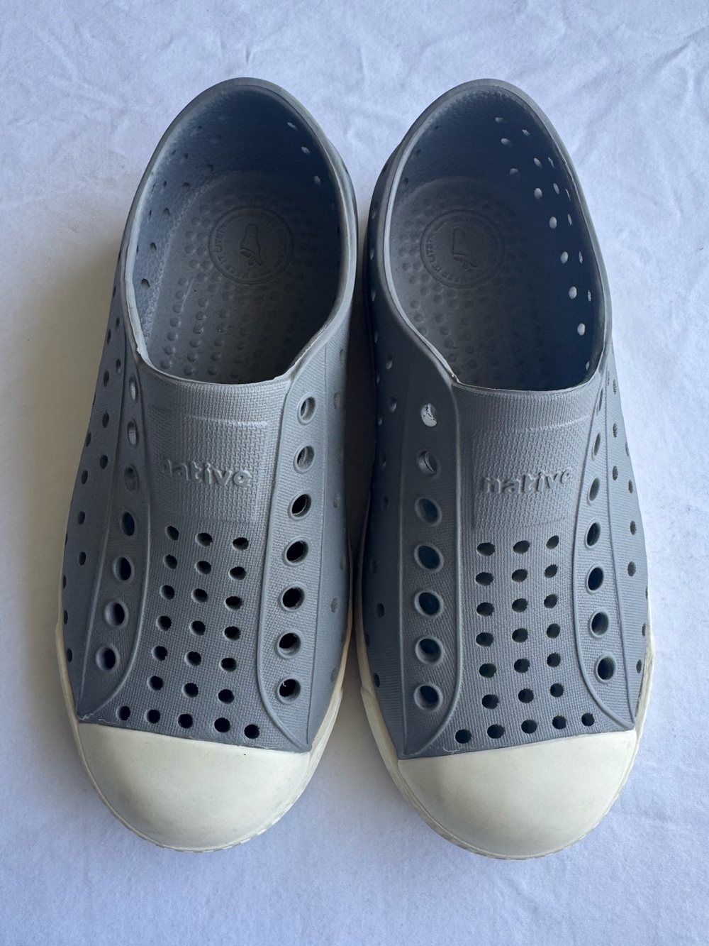 Native Kids Slip-On Water Shoes in Gray and White